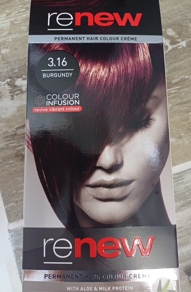 bigfanite's tweet photo. @RenewColour This 3.16 Burgundy in 2026 is the the same colour of mid 2025????
No longer a vibrant burgundy but now a dull brown 😒 https://t.co/gRe2KbpibX
