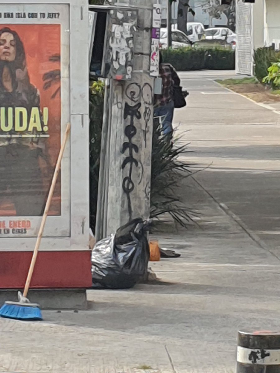 <a href="/AccionesBJ/">Acciones BJ</a> <a href="/BJAlcaldia/">Alcaldía de Benito Juárez</a> <a href="/LuisMendozaBJ/">Luis Mendoza Acevedo</a> Buenos días, por favor se solicita retiro de basura, que nuevamente se está comenzando a acumular generando fauna nociva.Ubicada Dr.Vertiz 801 esquina Tepoxteco, Col. Narvarte,afuera del 7-eleven Tepozteco.Gracias.