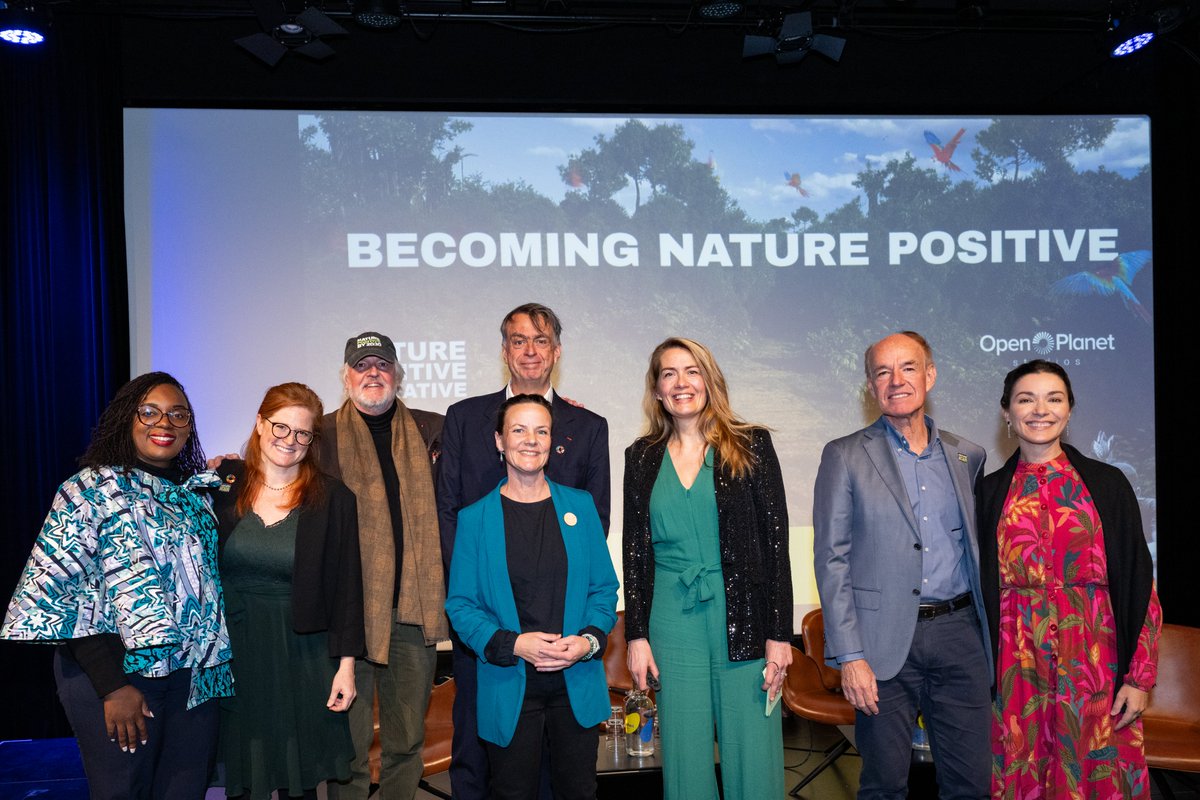 NatureDeal's tweet image. #AboutLastNight 💚 Last night we hosted a fabulous green carpet event to launch the new film 'Becoming Nature Positive' in Davos - check out some of the photos!

Find out more and watch the trailer: naturepositive.org/film/  

#BecomingNaturePositive #NaturePositive #WEF26