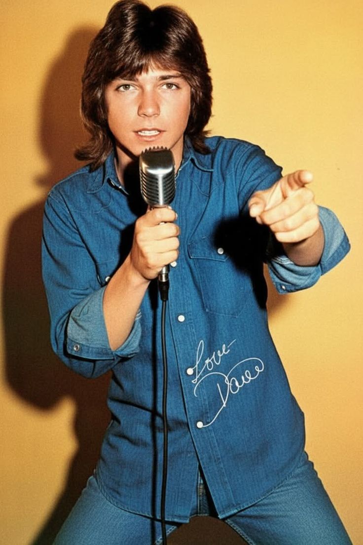 jessbythebsb's tweet photo. 🎤 🎶💞💞💞💞 #DavidCassidy #welove #magicalvoice https://t.co/R2jFNxVZwU