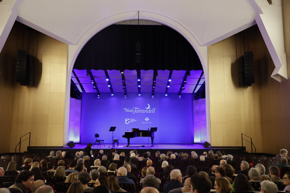 teatreinca's tweet image. Vàrem aprofundir en la vida del mestre Torrandell, un geni de la música ple de modèstia i humilitat, amb una selecció de peces interpretades per la soprano Marta Bauzà (veu) i el trio format per Smerald Spahiu (violí), Paula Martos (cello) i Pilar González (piano)

#OrgullInquer