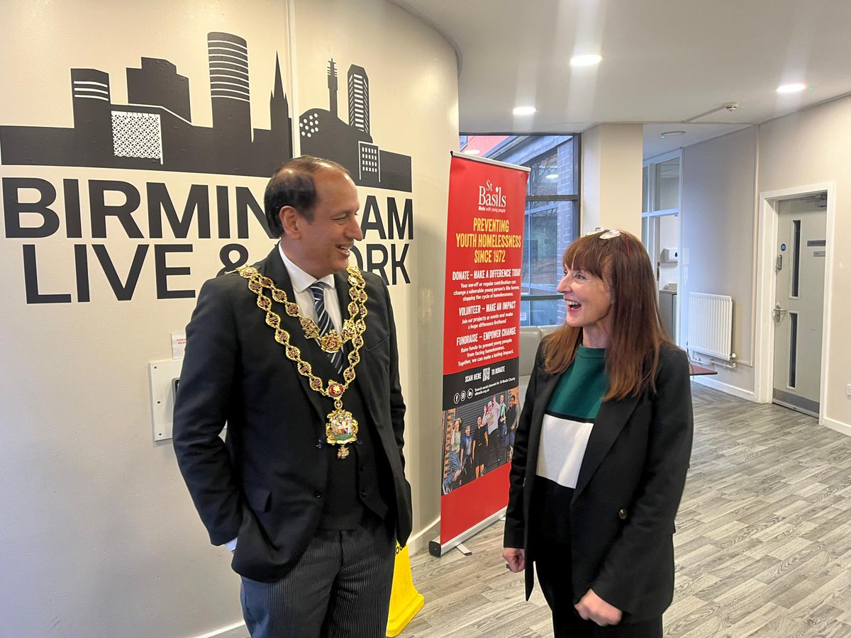 BrumLordMayor's tweet photo. I visited Birmingham Live and Work at St Basils today. π
Their affordable homes and support are helping young people build independence and bright futures.
Tell me who in Birmingham is making a difference for young people. π
#StBasils #Birmingham #LiveAndWork https://t.co/qktyITho9Q