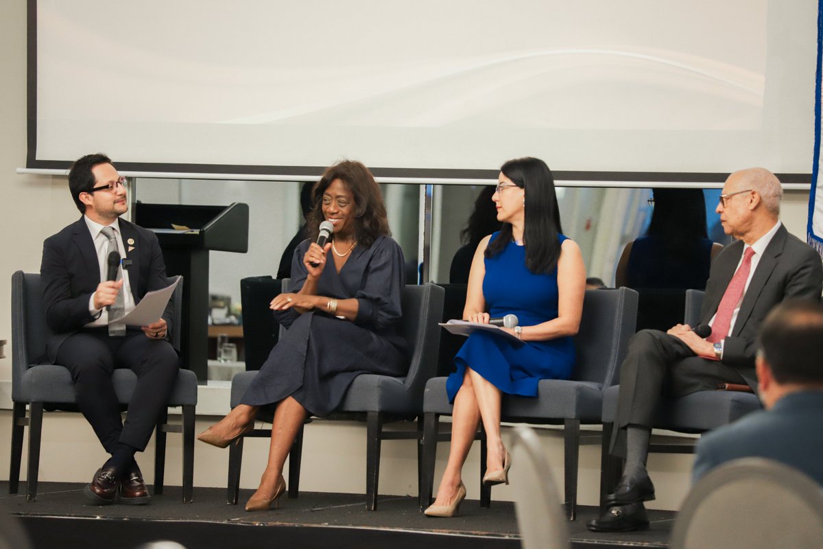 U del Istmo tweet media