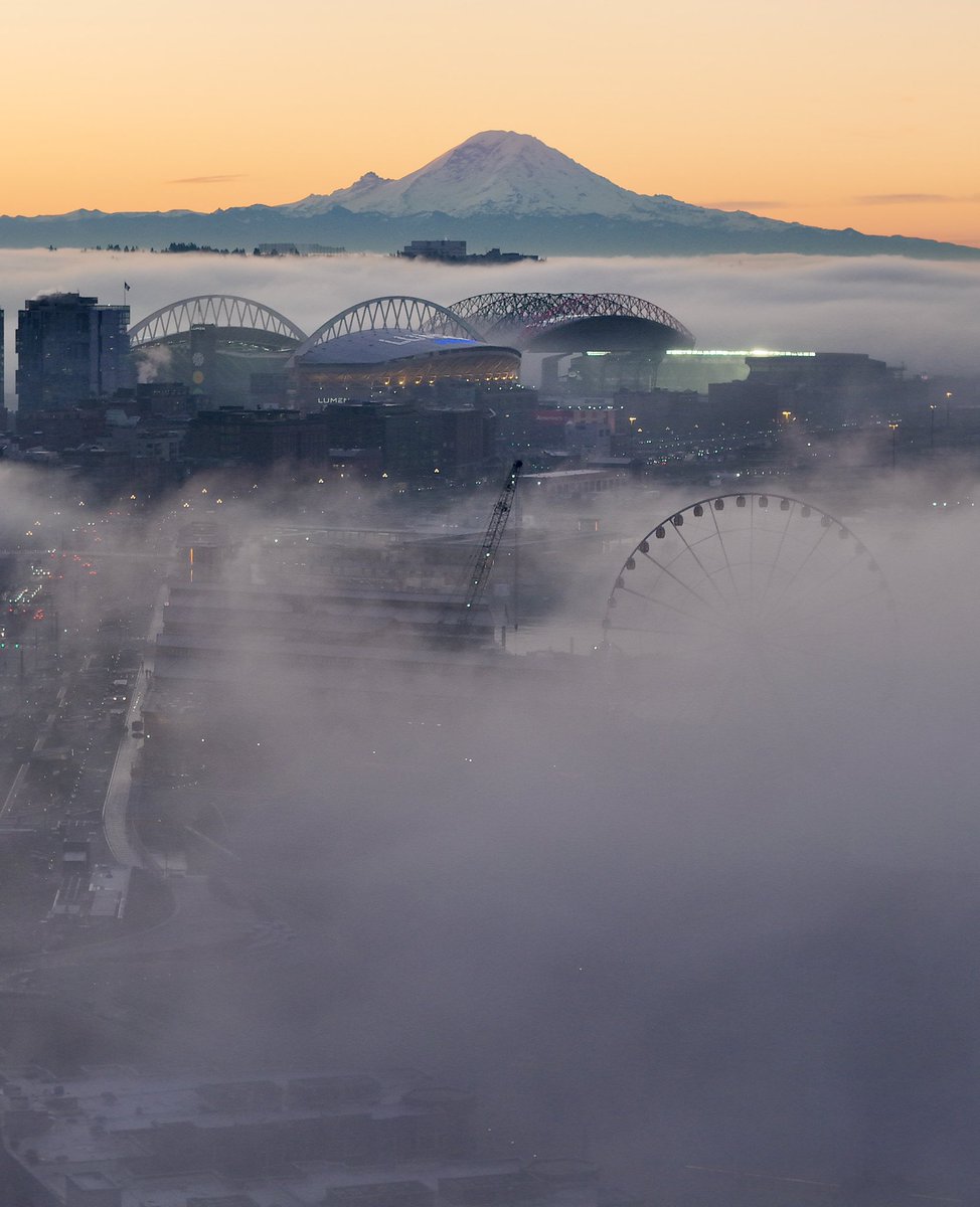 夢】Seattle Mountain™ Another beautiful morning in the Northwest.