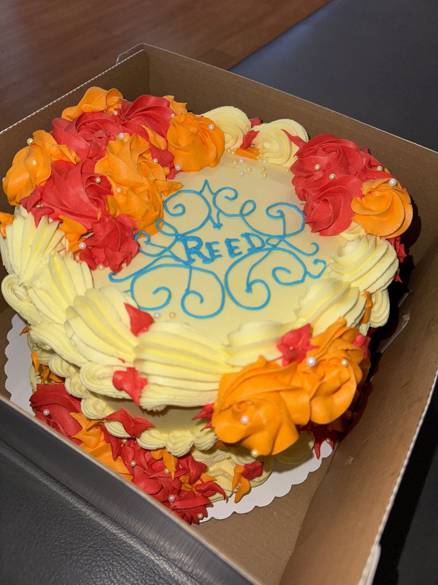 addisonraeon's tweet photo. get an addison cake for your birthday https://t.co/LESYp4IViS