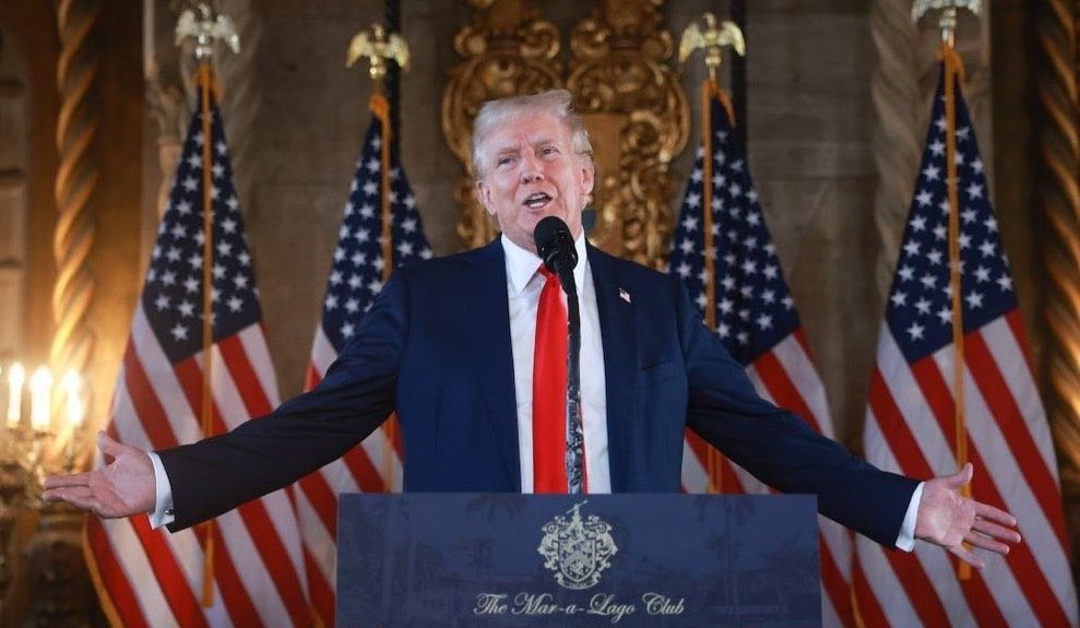 GlobeEyeNews's tweet image. BREAKING:

President Trump tells European leaders that without the US in WWII, you would all be speaking German.