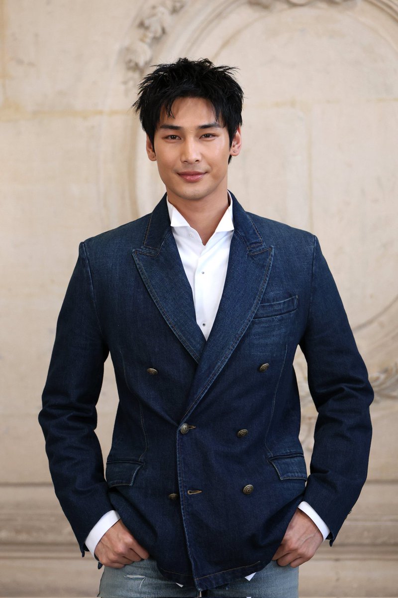 apocolleaguesH's tweet image. APO AT DIOR PFW

#DiorWinter26XApo @Nnattawin1 
 #DiorWinter26 #ApoNattawin
#DiorXApo #PFW #Dior