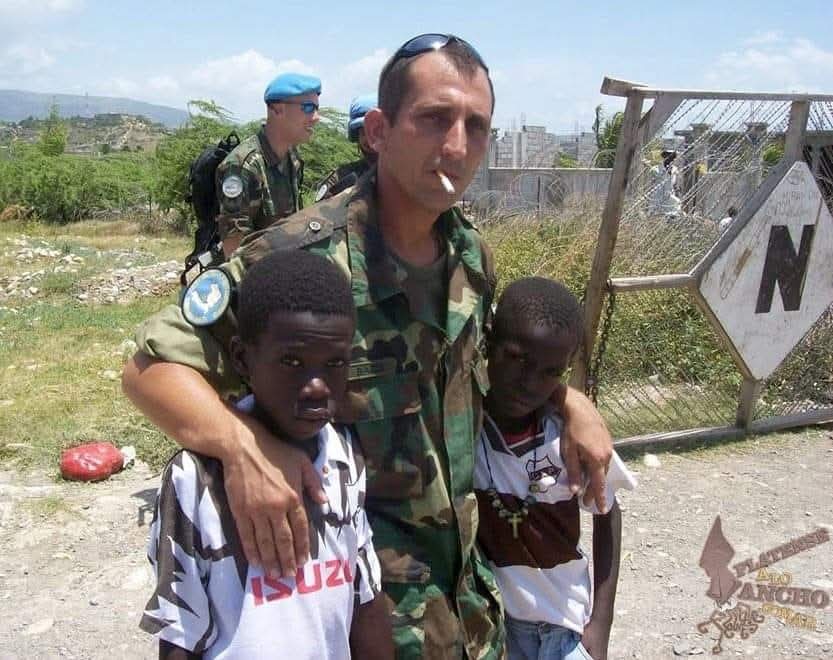 Este año nos vamos a la guerra 🏆.

 Nunca fusionaditos ni bigotines con chelita