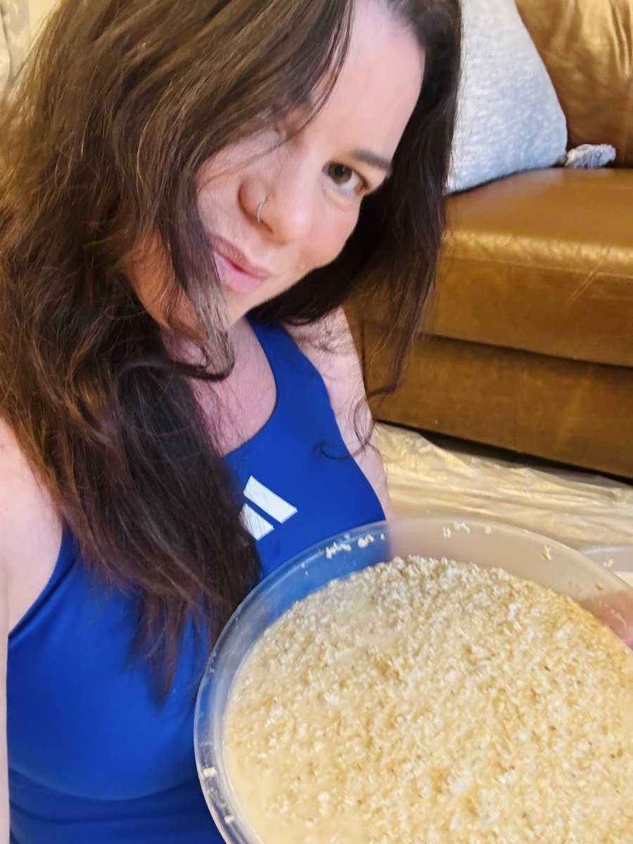 lusciouslaura31's tweet image. Before the swimsuit filling 💙💙💙💙💙💙💙