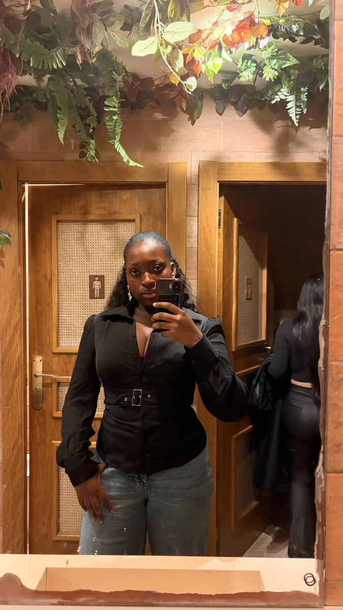 TFareedat tweet media