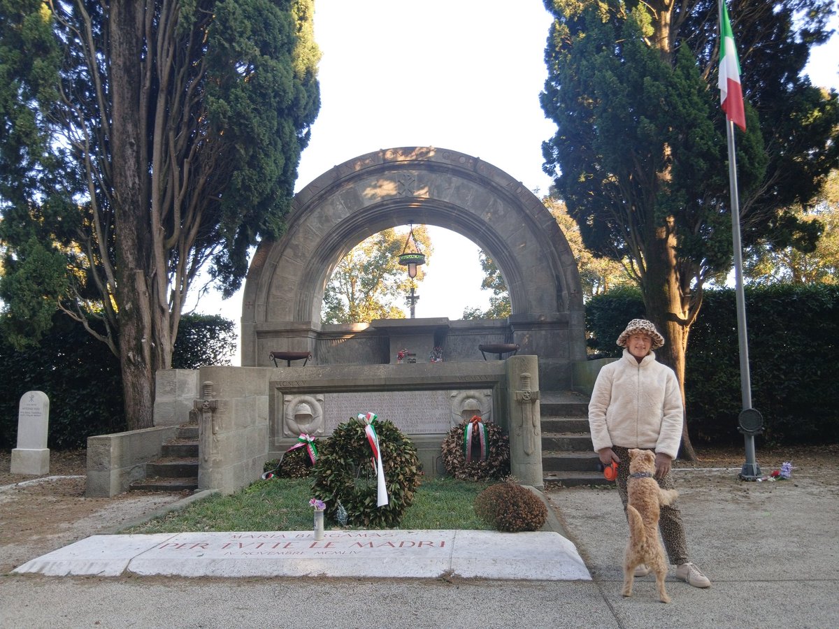 Ogni tanto mi piace andarli a trovare 💔
#Aquileia #cimiterodeglieroi
<a href="/Luigiantonio80/">Luigi Bassi</a>
