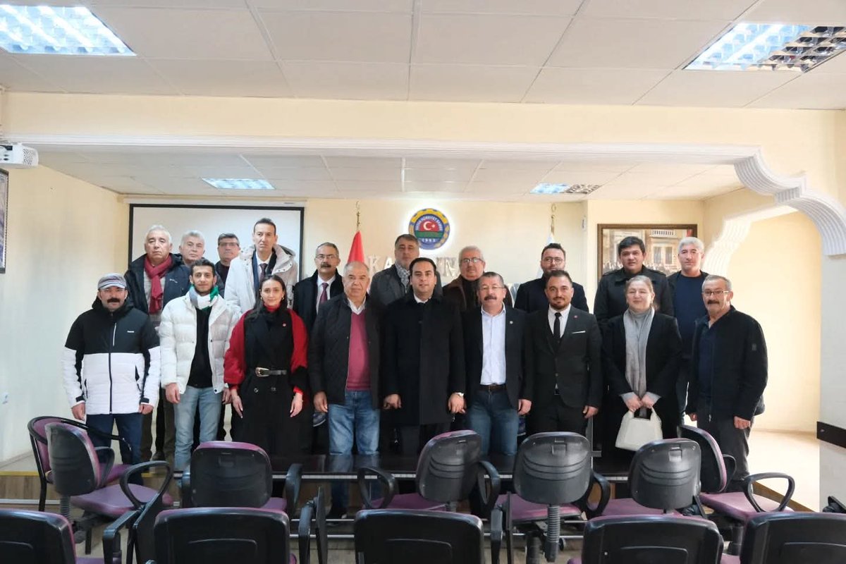 krpzrd's tweet photo. CHP Konya İl Bşk. Nejat Türktaş ile PM Üyesi Elif Leyla Gümüş,  CHP İlçe Başkanı İlter Çorakçı ve   yönetim kurulu üyeleri ,Oda Başkanımız Durmuş Üner'i makamında ziyaret ettiler.Ziyarette
 tarım ve hayvancılık konusunda yaşanan sorunlar  ve çözüm önerileri ele alındı. https://t.co/TdZoMBYxDJ