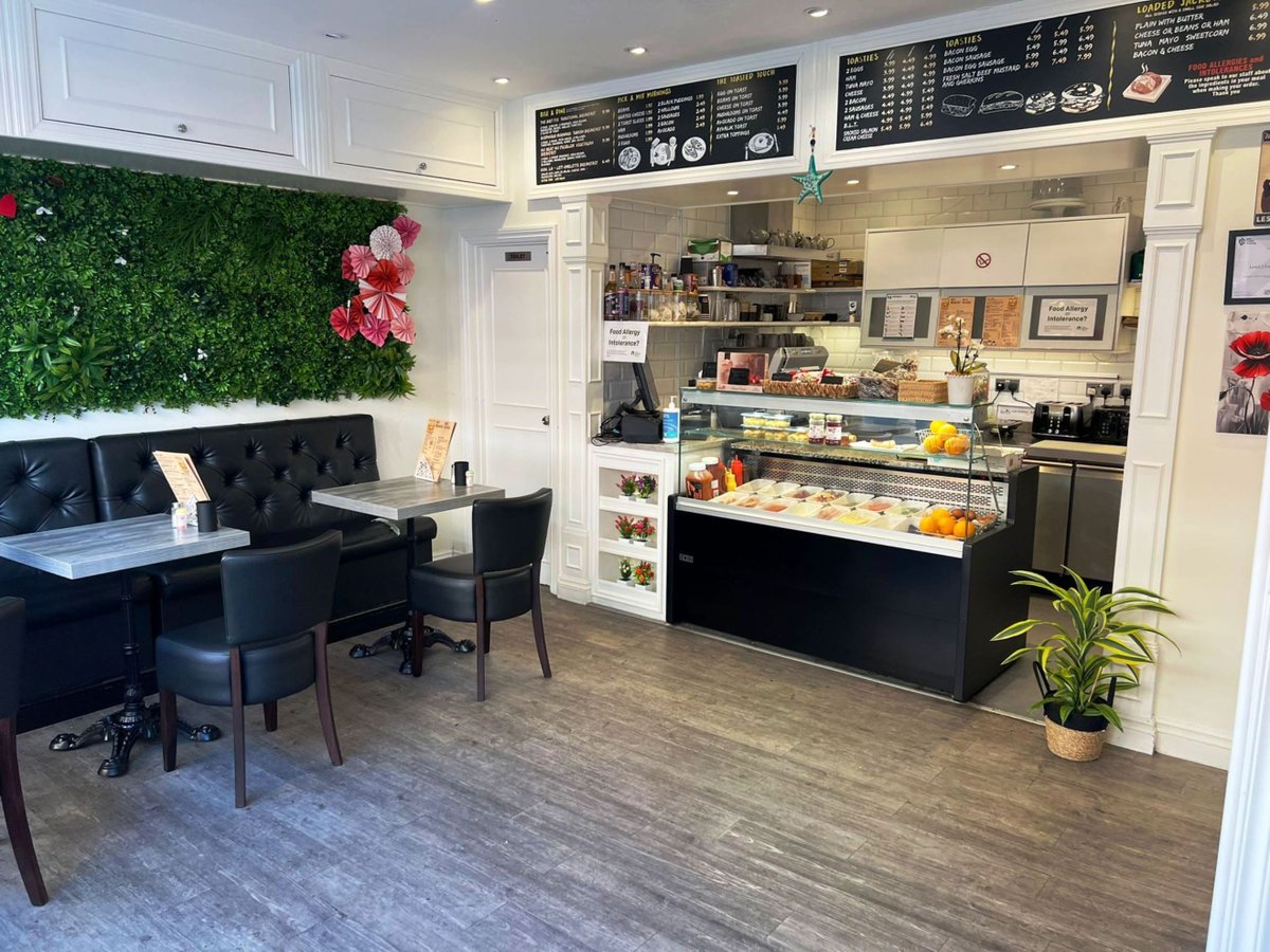PaviourPS's tweet image. ###RECENTLY CLOSED###
STUNNING FULLY EQUIPPED TOWN CENTRE COFFEE SHOP WITH A1 &amp;amp; ALCOHOL LICENCE (2300)
IDEAL FOR FIRST-TIME BUYER
IMMACULATELY FITTED THROUGHOUT
OFFERS INVITED - MUST BE SOLD

REF: C3141

BRENTWOOD HIGH STREET, ESSEX — JUST £19,995 LEASEHOLD

01702 667 111