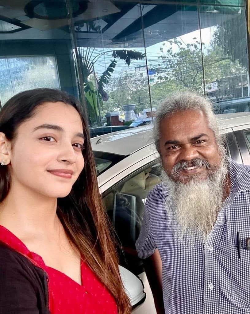 kayaldevaraj's tweet photo. #Throwback
2023 January 22nd
#Thaen #தேன் படத்தில் எனது மகள் கேரக்டரில் நடித்த அபர்ணதி
#Abarnathi #GaneshVinayagan
@abarnathi21 https://t.co/vSBxbZYFmC