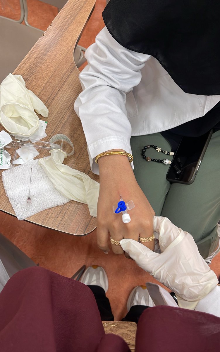 zxfff55's tweet photo. 🤍🤍يوم جمييل

#INSIDE_The_IV_THERAPY https://t.co/eHLStadGOT