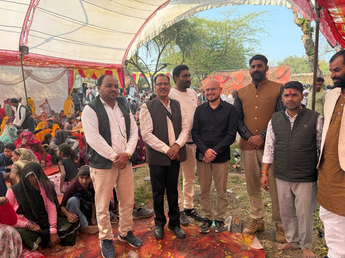 RSMeenaIPS's tweet photo. श्री राम बाबू मीना जी निवासी पटोंदी एवं उनके परिजनों द्वारा आयोजित श्रीमद्भागवत कथा के समापन समारोह कार्यक्रम में शामिल हुआ। https://t.co/MC96pFfunD