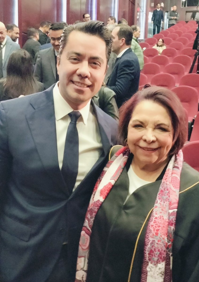 El alcalde de Querétaro, Felifer Macías, refrendó su respaldo al fortalecimiento del Poder Judicial con su presencia en el Primer Informe a 120 días de la creación del Tribunal de Disciplina, encabezado por su presidenta, Celia Maya. Instituciones sólidas, democracia fuerte. ⚖️🏛️