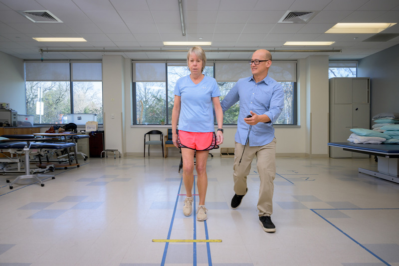 UDCHS's tweet photo. The pain is real.

New @UDelawarePT research in @acr_journals shows nearly 40% of adults with #arthritis face work limitations, but #physicaltherapy can help.

Read more in UDaily ⬇️

🔗 https://t.co/G5W9l1aCgF

#UDel #UDResearch https://t.co/NAyt6JQbnU