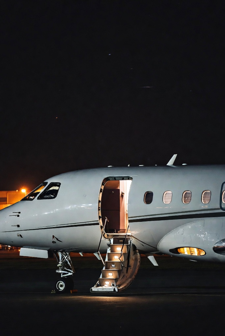 CJGjet's tweet image. Empty Leg Deal! Dassault Falcon 900B

Aurora Municipal (ARR), Illinois → Westchester County (HPN), New York

Available 01/23–01/24 | Flight time 01:42 | Seats 14 💺
Slip into Westchester, New York in total privacy ✨
📲 630-466-3600 #emptyleg #flyprivate @emptylegtweets