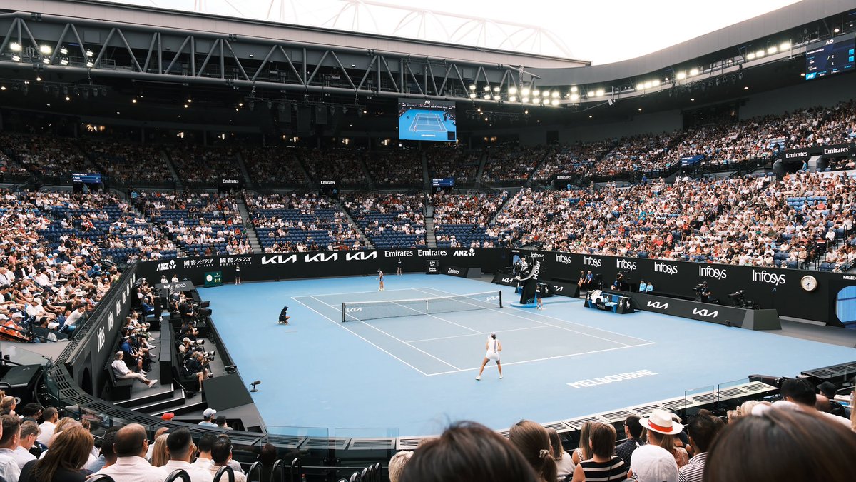 リョ桜、豪オープン観戦🙌 U17のコート、豪オープン参考にしてるよね～！