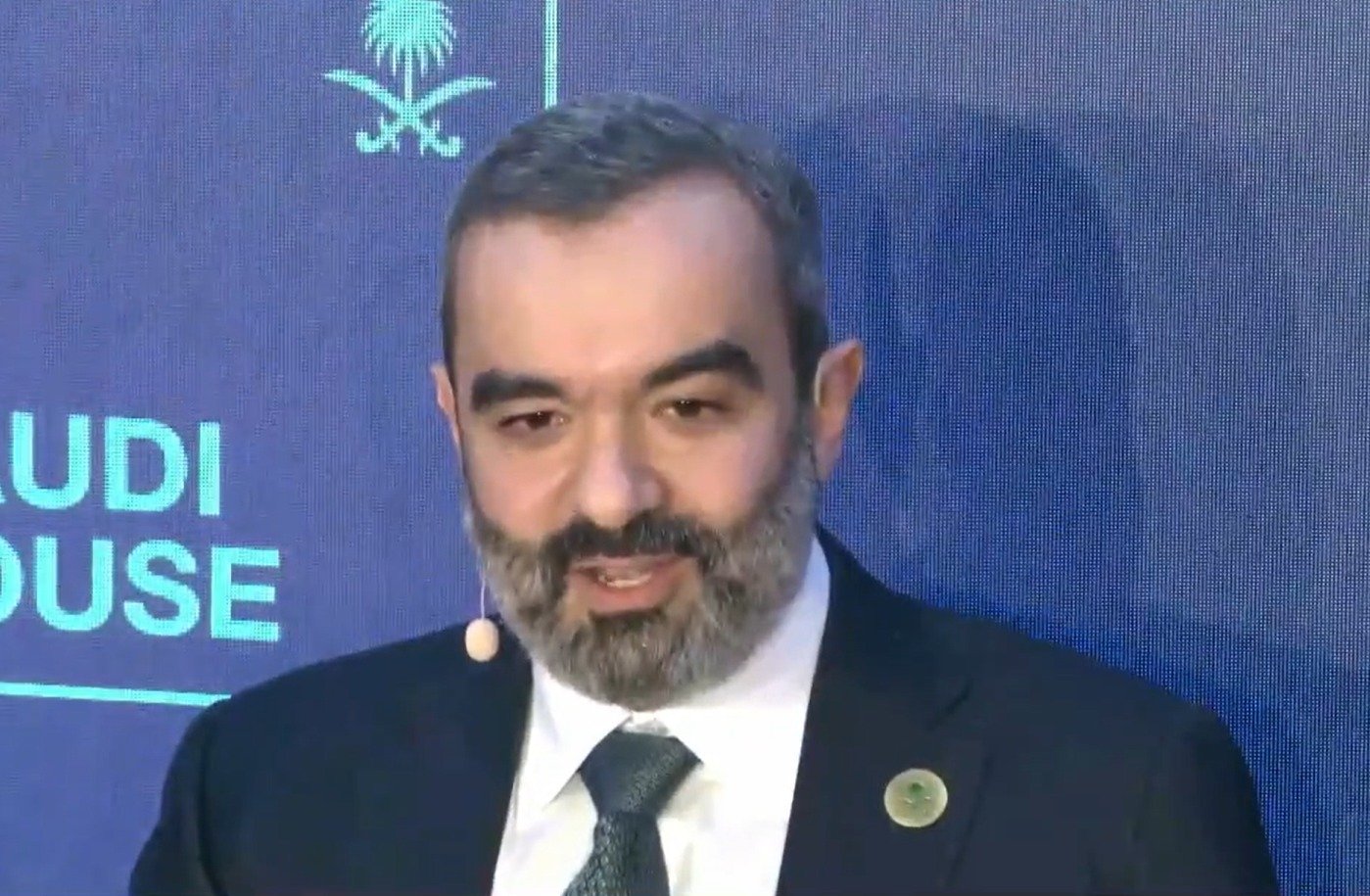 وزير الاتصالات عبدالله السواحه خلال جلسة من SaudiHouse على هامش منتدى دافوس: - السعودية تطمح لأن تصبح الدولة الأكثر تمكيناً في مجال الذكاء الاصطناعي عالمياً - تعاون سعودي أمريكي لتطوير علاجات مبتكرة لمرضين نادرين أبرزهما العمى الخِلقي - نُسخّر حجم السوق ورؤوس الأموال لتحويل السعودية إلى أكبر مختبر عالمي لدعم الابتكار 