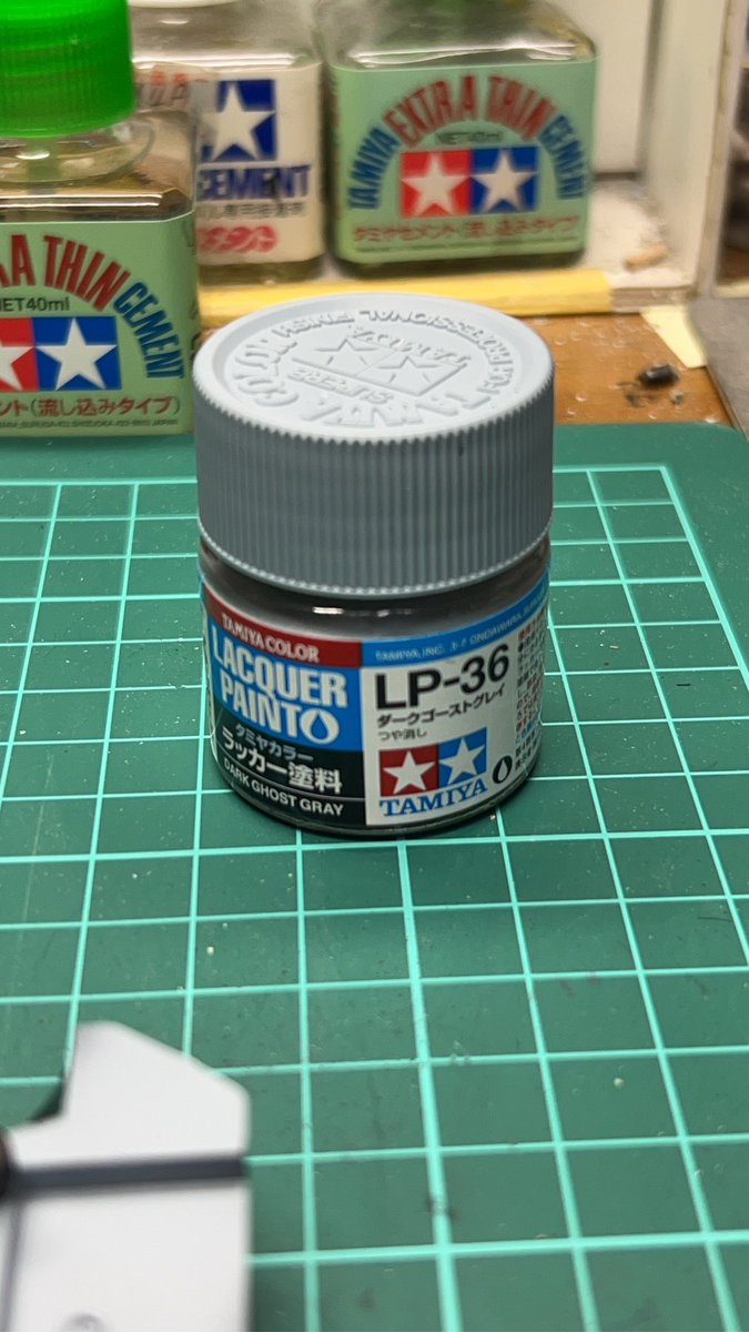 ろうがんず杯のキットを作成しながら、TAMIYA 1/24 NISSAN フェアレディZ（RZ34）始めました。
車体底をやっていますが、めちゃくちゃワクワクする車体ですね☺️