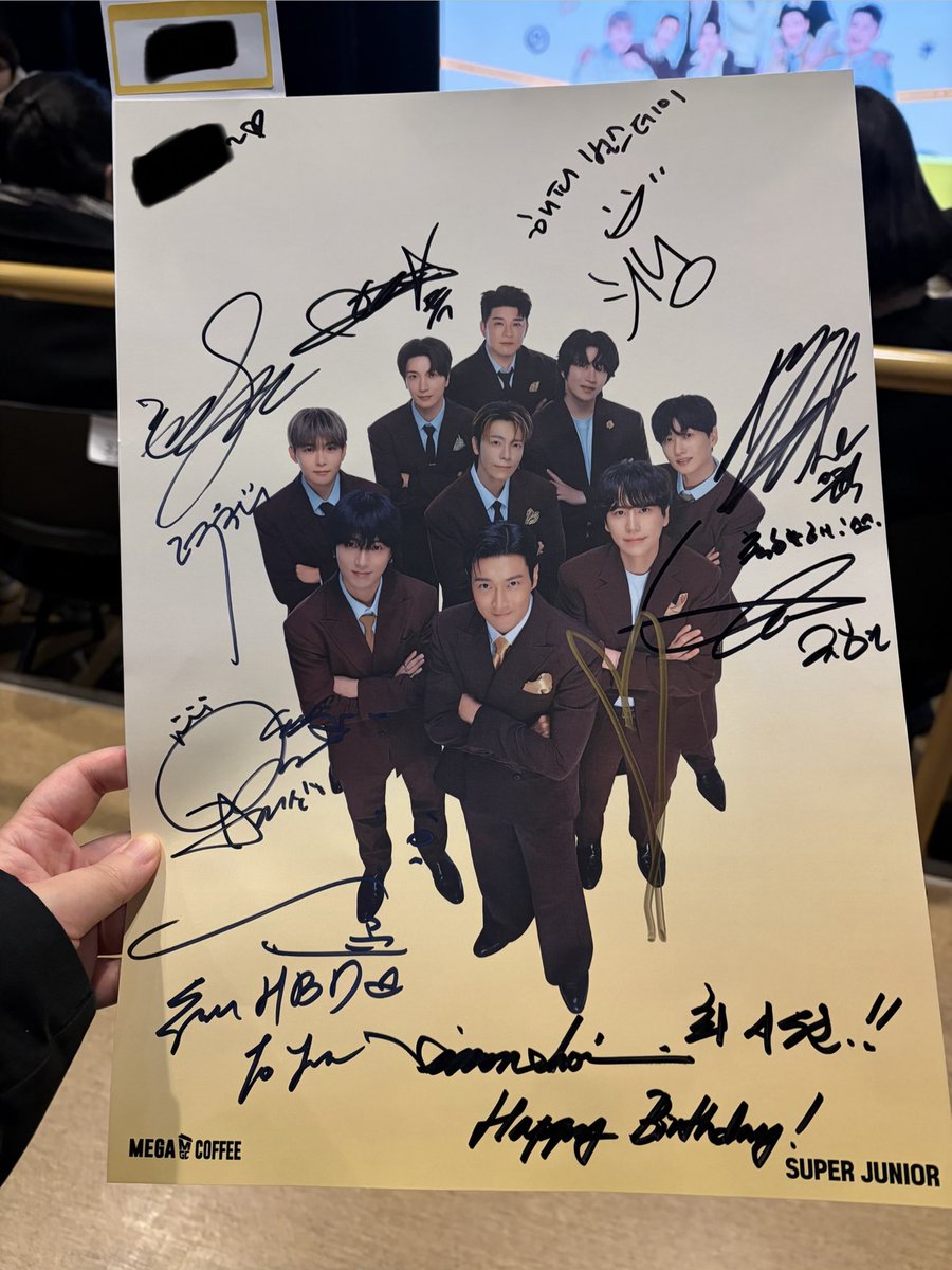 rnfarnfadl84's tweet image. 메가 팬싸 후기
최애님은 아파서 가셨고ㅠ
사실 제가 무슨말을 지껄이고 왔는지
모르겠어요 오빠들 얼굴에 취해서
심장 입밖으로 나올뻔 했어요
저도 모르게 와따 진짜 잘생겼다고 했어요
기억 삭제 당한것같은데 다시 받게 해줘요
그래도 마지막 경품당첨까지 그레잇

#SUPERJUNIOR #메가팬싸