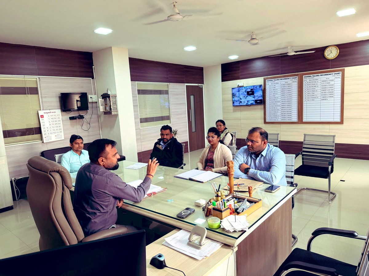 JKalotra1986's tweet photo. આજરોજ અસારવા તાલુકાનો તાલુકા સ્વાગત કાર્યક્રમ યોજવામાં આવ્યો જેમાં અરજદારશ્રીઓના પ્રશ્નોનો હકારાત્મક નિકાલ કરવામાં આવ્યો@CMOGuj @SWAGATOnlineGuj @revenuegujarat @CollectorAhd @cdceast https://t.co/fbK7WrE1zG