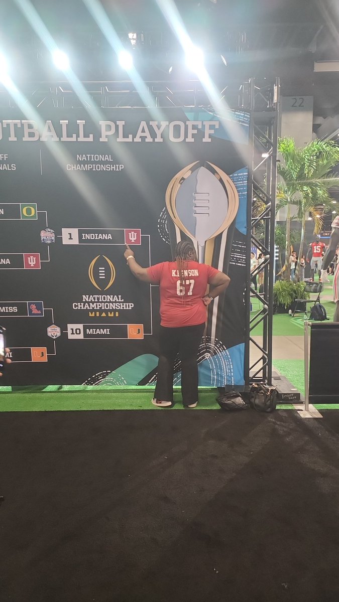 KTOMom's tweet image. Guess what?  I'm the mom of a 2026 National Football Champion! @BensonKahlil #NeverDaunted #67Reasons #LEO #IUFB @reggie6280 @LilmanThatguy