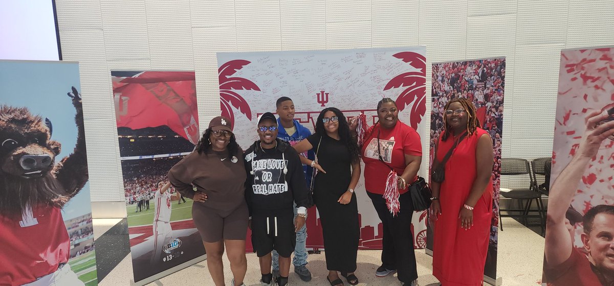 KTOMom's tweet image. Guess what?  I'm the mom of a 2026 National Football Champion! @BensonKahlil #NeverDaunted #67Reasons #LEO #IUFB @reggie6280 @LilmanThatguy