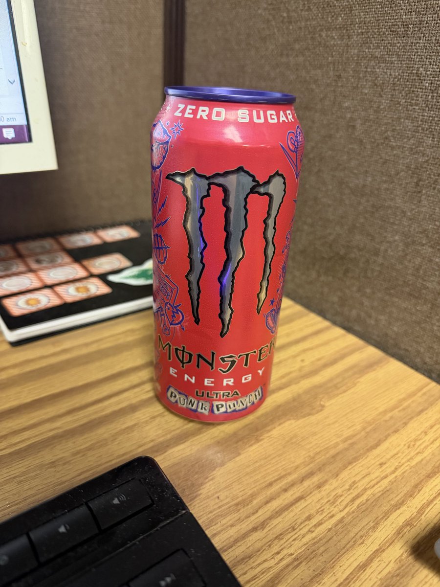 SolitaryBoy1250's tweet photo. Happy #MonsterWednesday, new flavor Wednesday! Nothing says punk rock like sitting in an office for 10+ hours! Let’s get this bread! https://t.co/DMfDVSuKmU