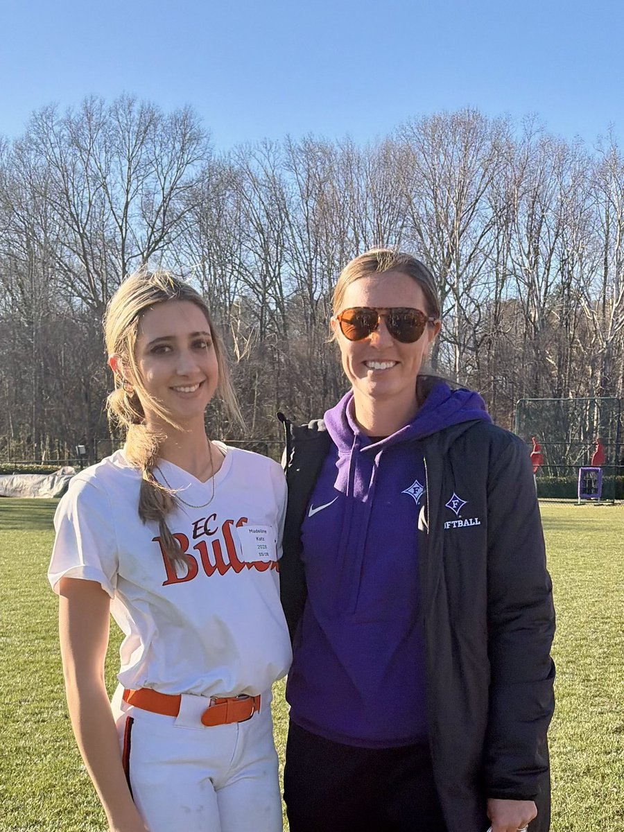 MadelineKatz22's tweet photo. I had an amazing day @FurmanSB camp on Monday! THANK YOU @MaryBethDen @k_burkHEART @ValerieCag71254 & players for all your time & feedback! So excited to use what I learned in my game, & can’t wait to be back in Greenville! Go Dins💜#FUSB #rolldins @ECBulletsEllis @EastCobbBullets @SBCoachP
@gatorjack72