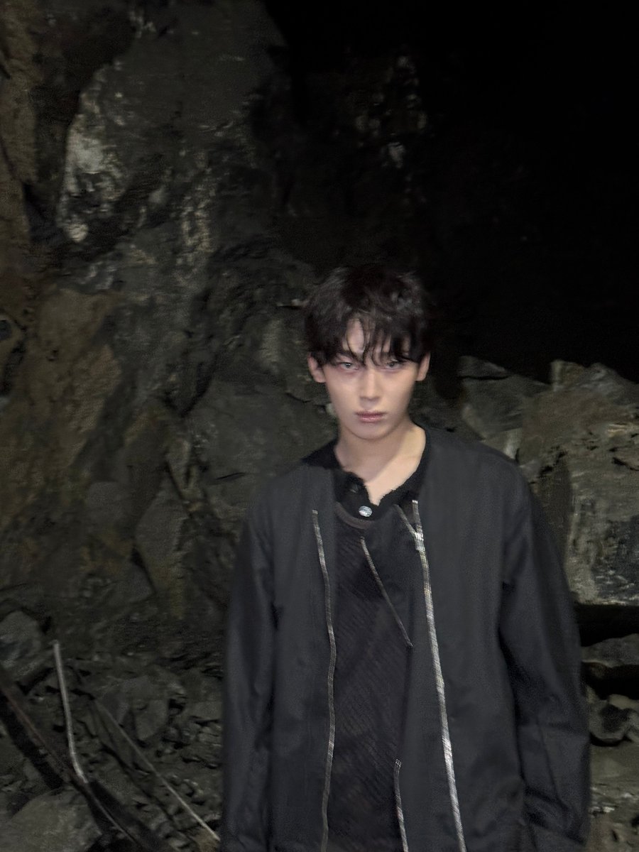 hee2apnee's tweet image. 비밀연애 ㅈㄴ 티 나 너네..