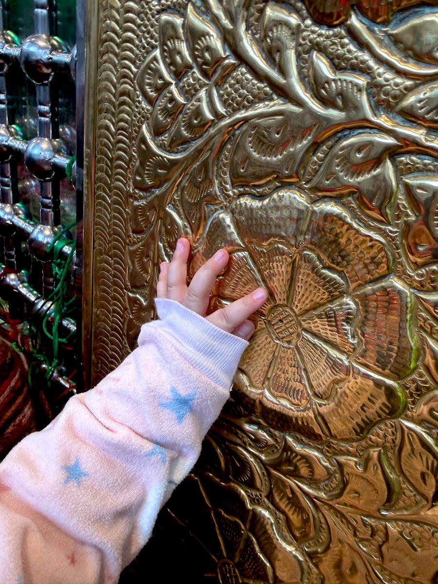 مرتضیٰ شیر خدا، نواسی رسول ﷺ، جگر گوشہ بتول س 

سیدہ زینب ؑ  س کا ظہورُمبارک  💐✨!!