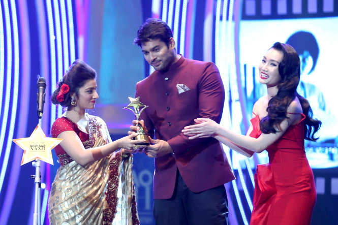 Green Star Awards 
Most favorite foreign film - Balika Vadhu

#18YearsOfSidharthInITV 
#SidharthShukla