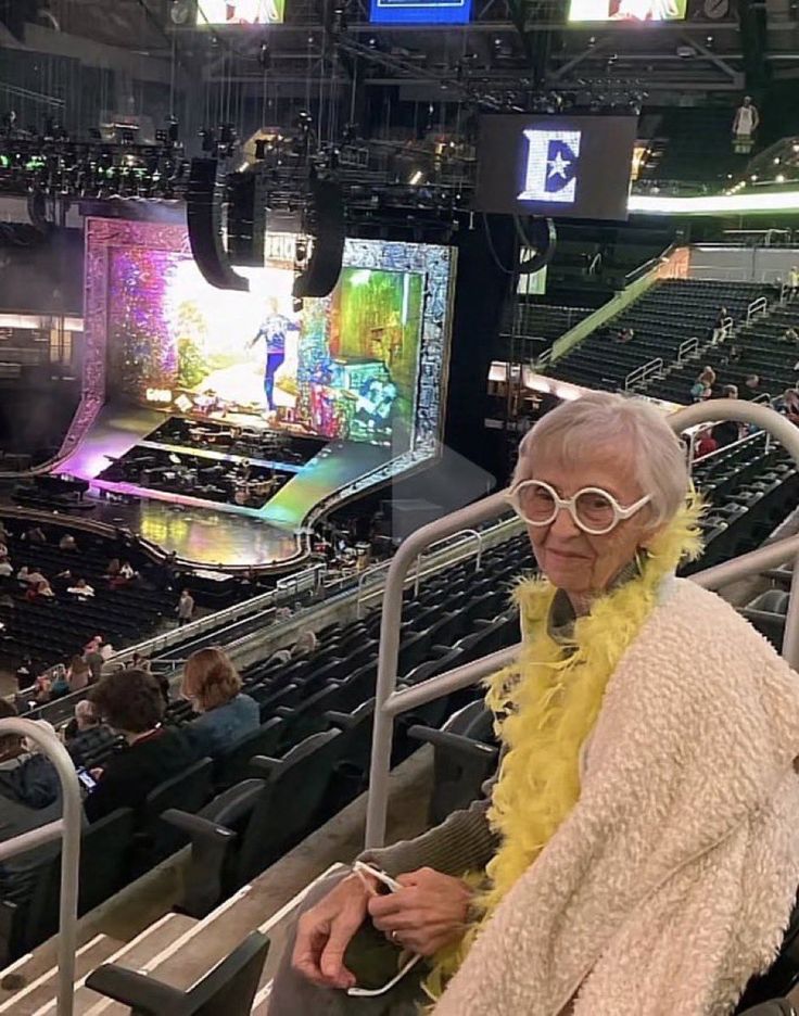 Me, in 2068, attending Seventeen's FIRST European Tour