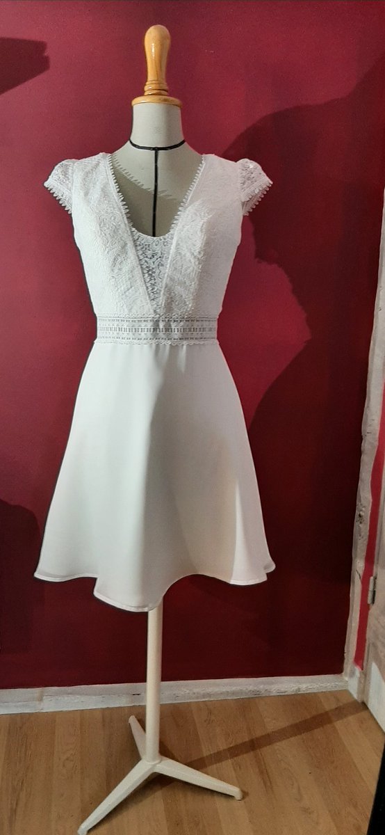 CoutureMhb's tweet photo. Robe de mariée version courte inspiration romance, création sur-mesure fabrication artisanale en Brocéliande Bretagne 
https://t.co/F7vpAi3l8o https://t.co/AojJ5BfJ1h