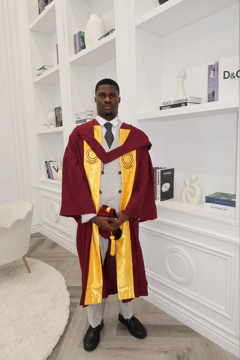 Fifebanks_'s tweet image. B.Sc. Business Administration (First class honours) 4.73 CGPA - UNILAG 

#Convocation #unilagconvocation #unilag