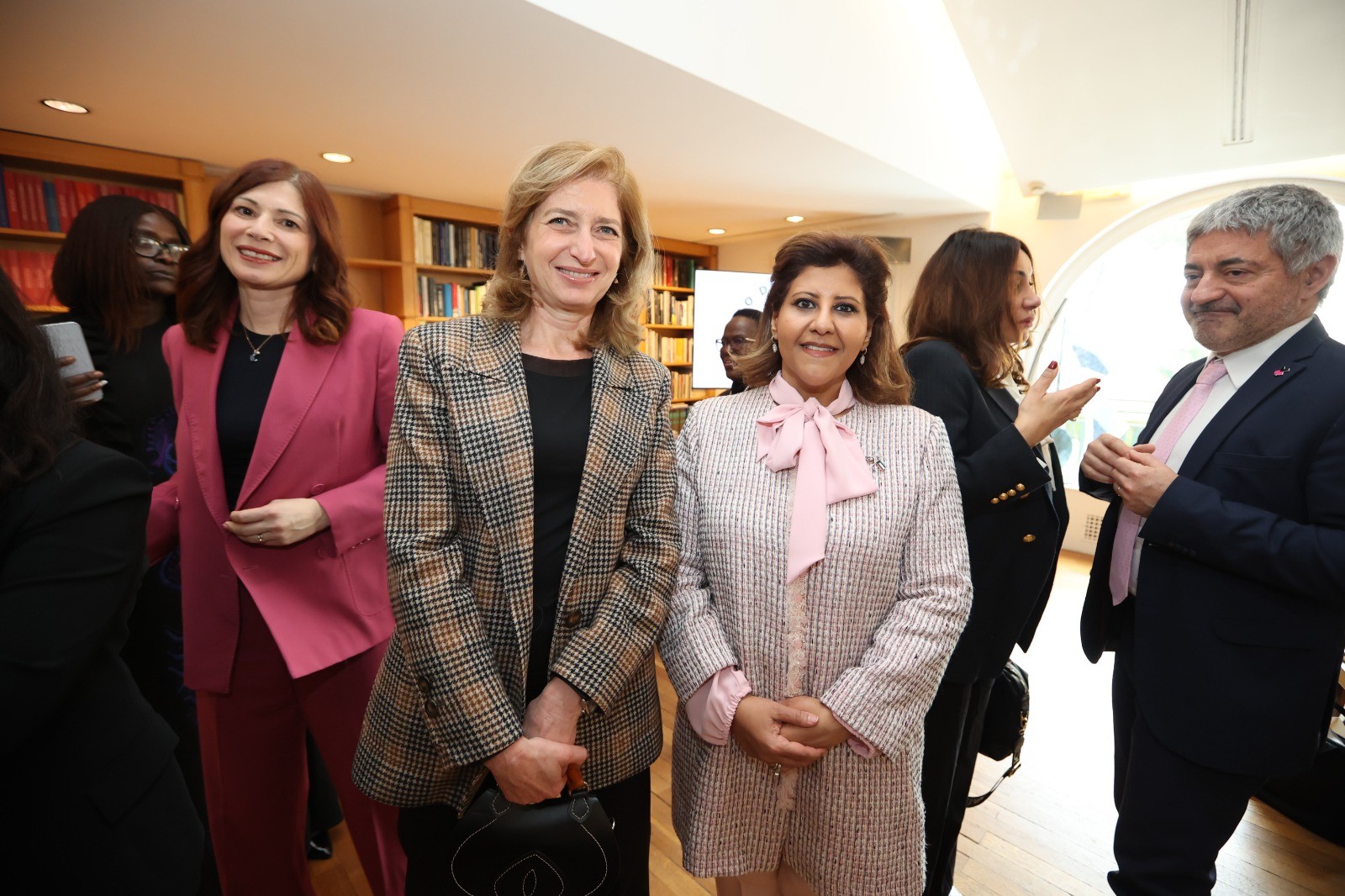 الشيخة جواهر الصباح: المرأة مؤهلة ومدربة وتمتلك الخبرة اللازمة للمساهمة في صنع السلام - عقب مشاركتها في الحوار رفيع المستوى الذي استضافته الخارجية الإيطالية في #روما 