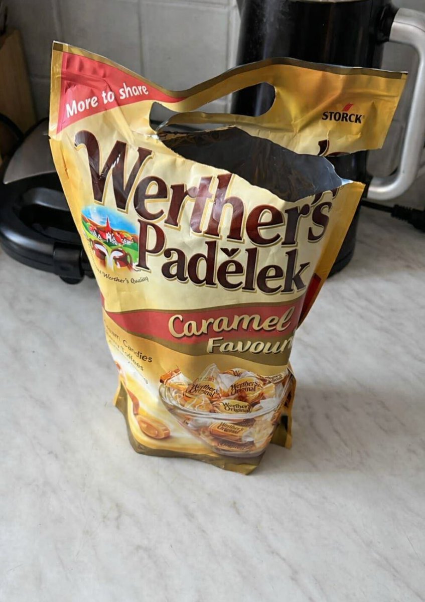 Přátelé, takuš toho mám za ty leta vopravdicky sklamanej! 
Ani k našemu dalšímu výročí tak kamaráctví/přátelsví ně Václav <a href="/Fergl_EE_Pergl/">Václav Pergl</a> nebyl vzchopnej dát nic klounýho, cobych si zasloušil…jeto smutk…promiňte, něco mi zapadlo do okna…