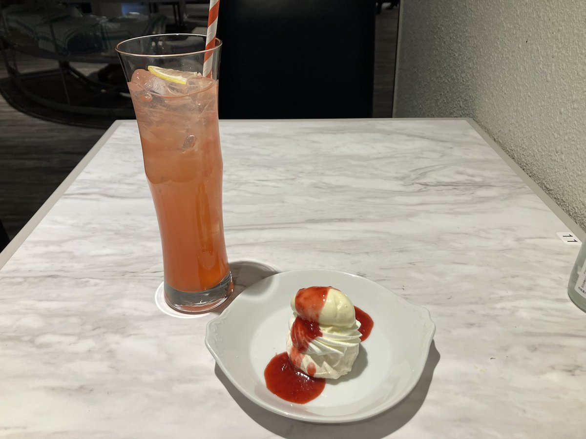 cococucuma's tweet photo. Thanks Giving Party🥂
これを楽しみに今日予約しました😆
横山さん @CzGAWAyPE91Si3l 、教えてくださりありがとうございます!
#琵琶湖マリオットホテル
#thanksgivingparty https://t.co/nXFZNXJdY6