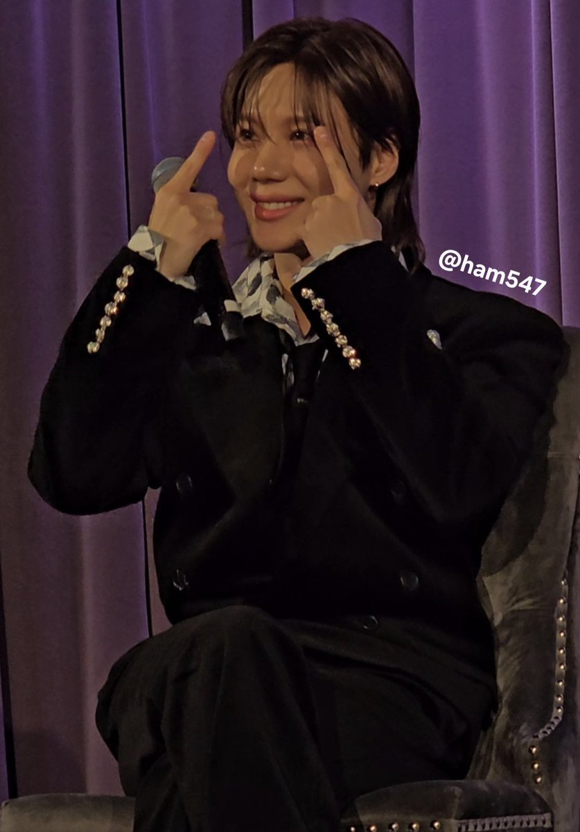 TAEMIN IS THE CUTEST LIL BEAN 
🥰😍🥰