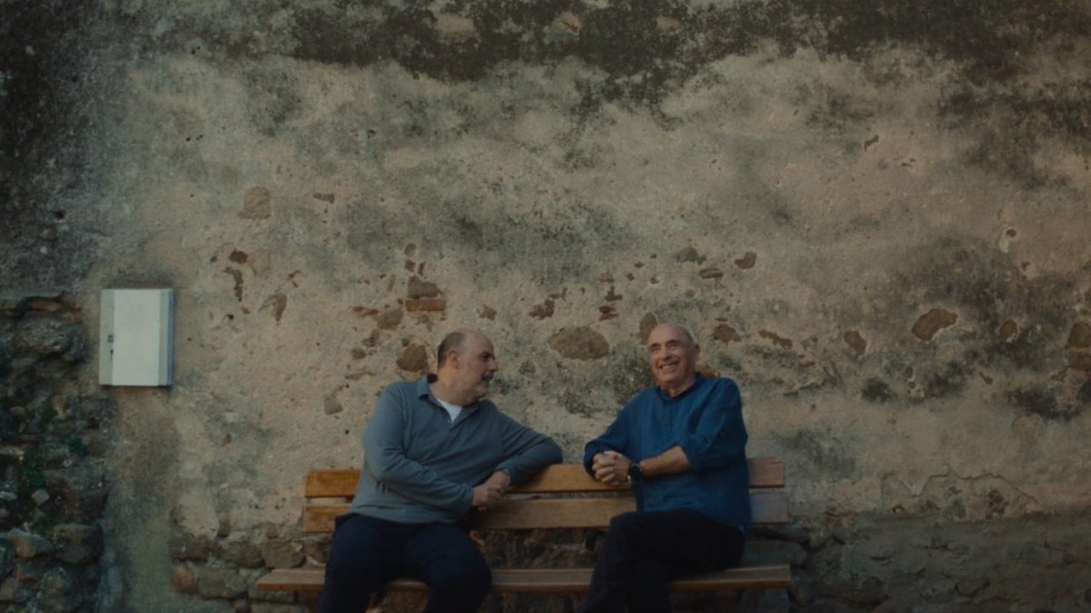 RTVECatalunya's tweet image. 💥 @lluis_llach, a #PlaSeqüència

👥 Als 77 anys, ha viscut una vida d'acord amb els seus ideals. @jordibaste recorre amb ell la seva trajectòria personal, més enllà del cantautor i del personatge públic
⏰ Dijous, a les 22:20h a #La2Cat i a RTVE Play rtve.es/n/16903458