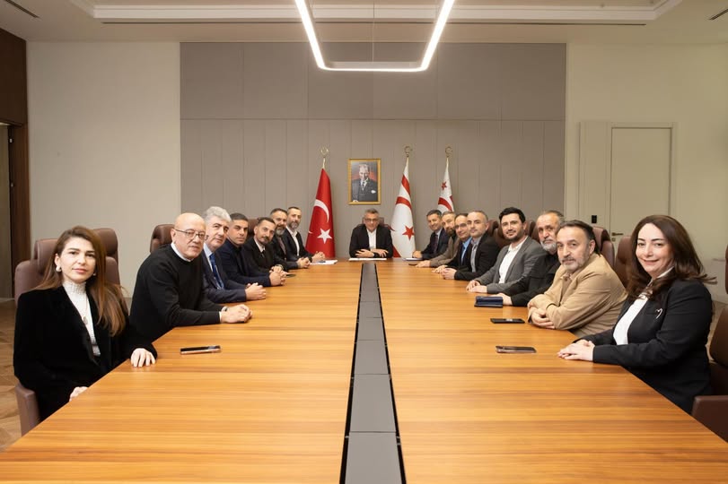 KTMMOB'nin de içinde yer aldığı 9 sendika ve sivil toplum örgütü tarafından oluşturulan “Ortak Vizyon”, Cumhurbaşkanı Tufan Erhürman’ı makamında ziyaret ederek, görüştü. facebook.com/photo/?fbid=14…