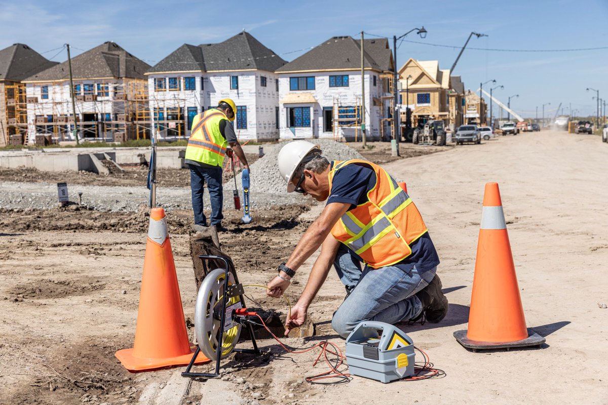 Looking to trace non-conductive pipes or find blockages? Pair the Schonstedt u-LOCATE+ with the FlexiTrace, a flexible conductive rod with a built-in sonde. Trace non-metallic pipes or conduits up to 263’ (80m) long. Pinpoint blockages using sonde mode

schonstedt.com/products/u-loc…