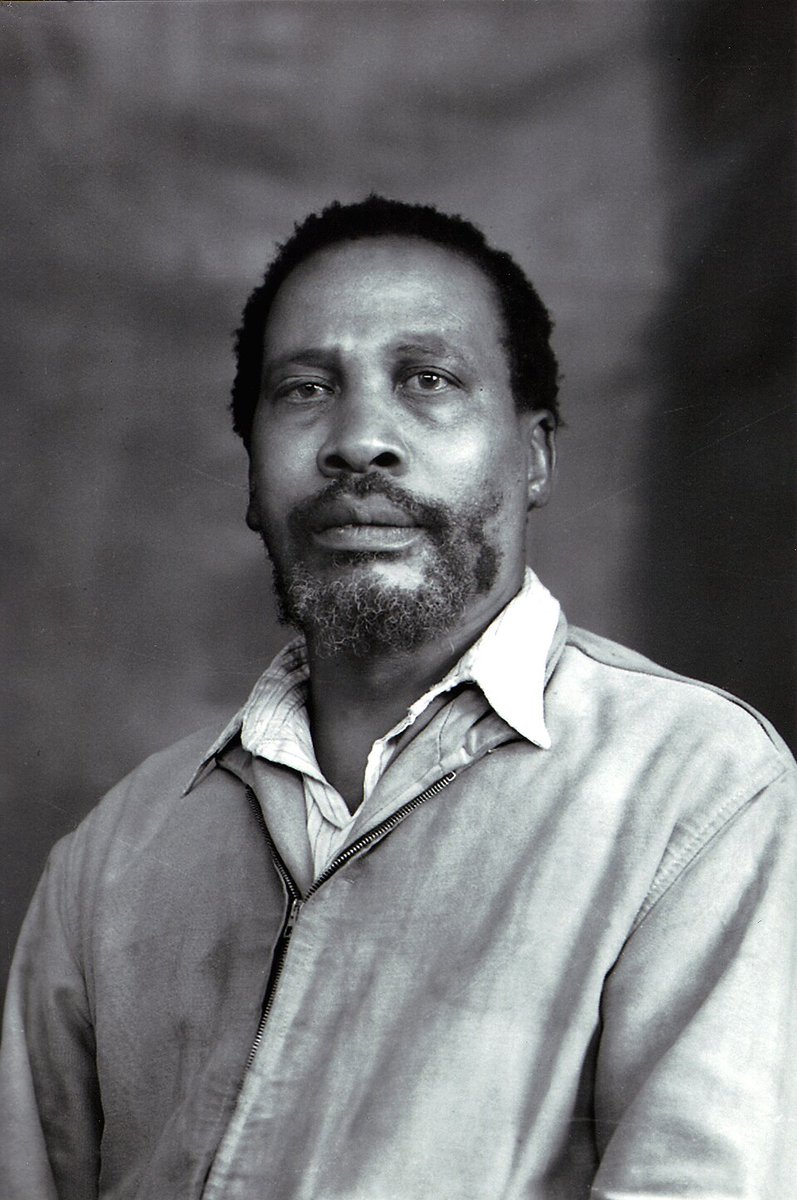 Pragmatismo_'s tweet image. "Quando os brancos vieram para a África, nós tínhamos terra, eles a Bíblia. Eles nos ensinaram a rezar com os olhos fechados. Quando abrimos, os brancos tinham a terra, nós a Bíblia" — Jomo Kenyatta