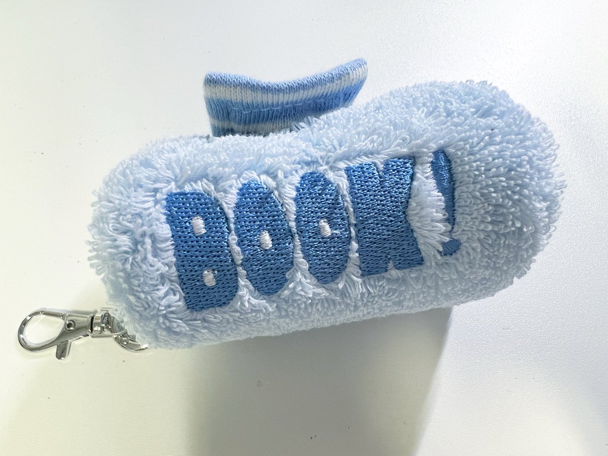 타월북
키링 샀다. . 무려이만원