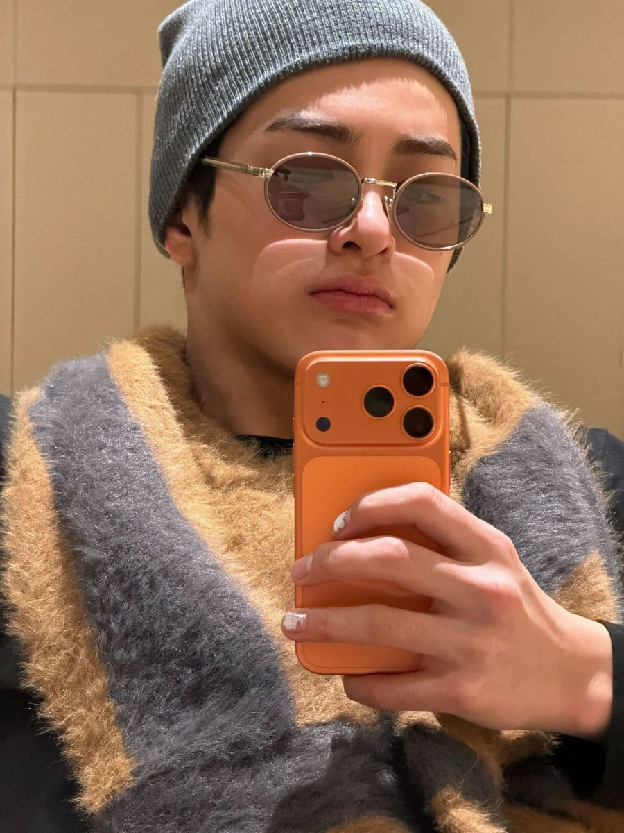 anhkeohno's tweet photo. A new baby in my glasses collection. What do you guys think? 🕶️ https://t.co/6JpVbRHgKc