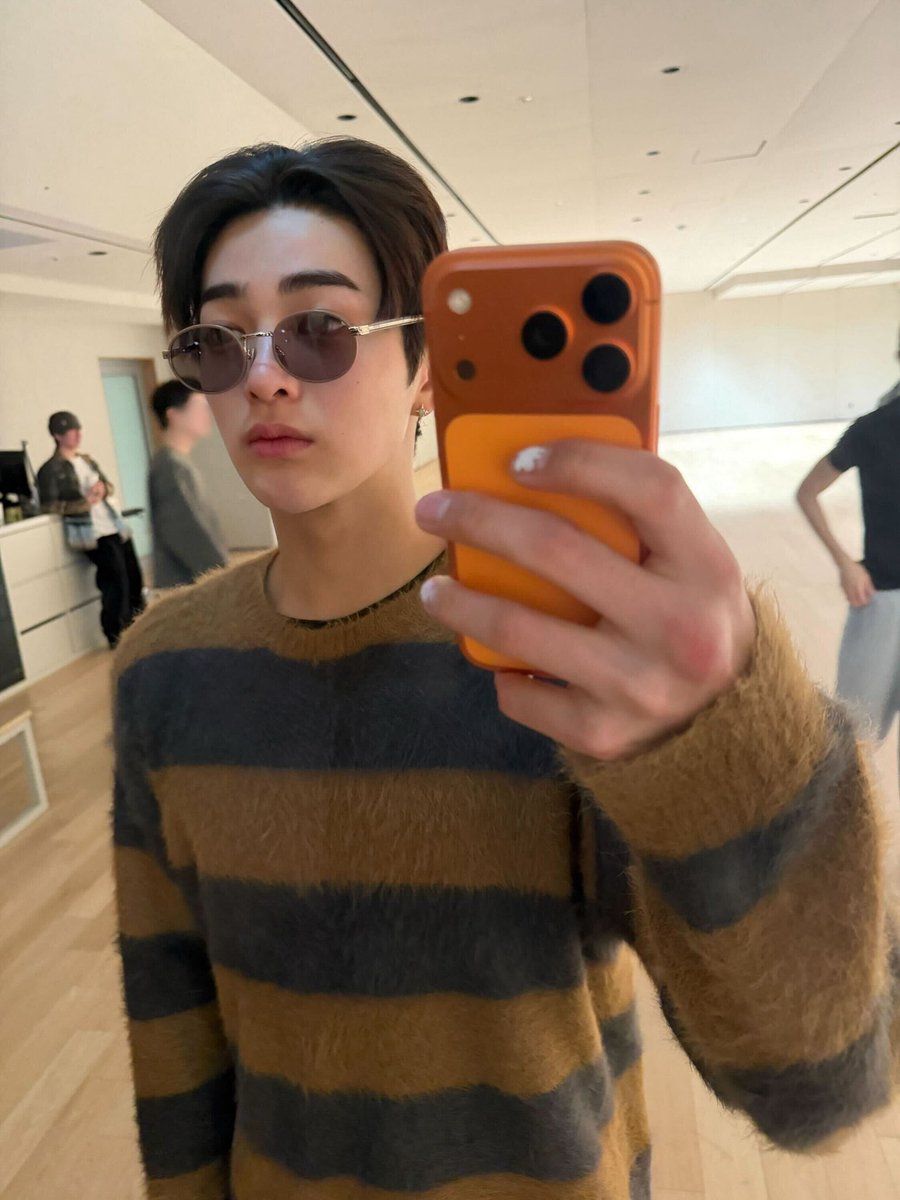 anhkeohno's tweet photo. A new baby in my glasses collection. What do you guys think? 🕶️ https://t.co/6JpVbRHgKc