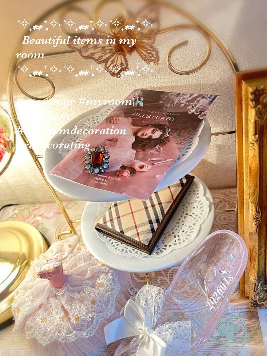 AllBouquets's tweet photo. 👸
˚✧₊⁎⁎⁺˳✧༚˚✧₊⁎⁎⁺˳✧༚˚✧₊⁎⁎⁺˳✧༚
  Beautiful items in my room 
˚✧₊⁎⁎⁺˳✧༚˚✧₊⁎⁎⁺˳✧༚˚✧₊⁎⁎⁺˳✧༚ 

#roomtour #myroom🏰#myroom #myroomdecoration #redecorating https://t.co/46T3a3zM3b